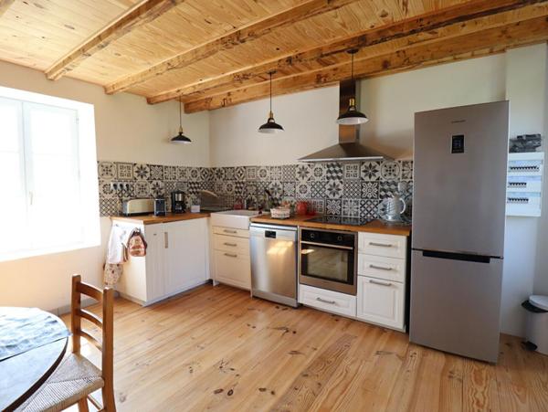 Corps de ferme Bongheat 5 pièces +/-95 m2 + 6 ha de terrain environs