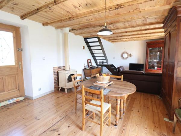 Corps de ferme Bongheat 5 pièces +/-95 m2 + 6 ha de terrain environs