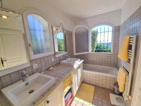 Maison à vendre  6 pièces - 155 m2 LA CROIX VALMER - 83