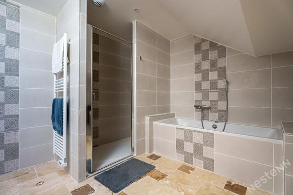 Maison entièrement rénovée 5 pièces - 146m²  - à vendre Saint-Marcel - 360 000 €