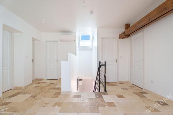 Maison entièrement rénovée 5 pièces - 146m²  - à vendre Saint-Marcel - 360 000 €