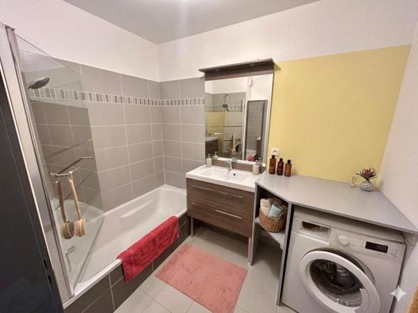 Appartement à ROQUEBRUNE-SUR-ARGENS, 83520 - 3 pièces 58m²