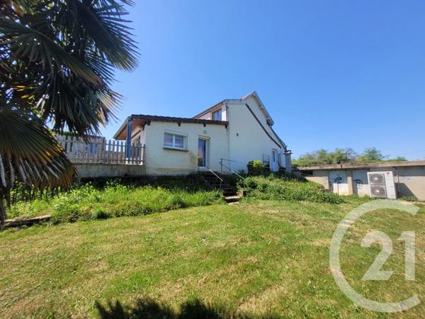 Maison à vendre  6 pièces - 135,60 m 2   LOUHANS CHATEAURENAUD  - 71