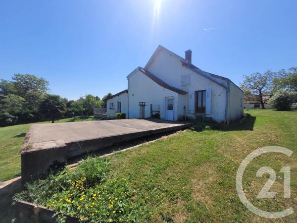 Maison à vendre  6 pièces - 135,60 m 2   LOUHANS CHATEAURENAUD  - 71