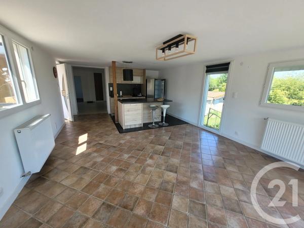 Maison à vendre  6 pièces - 135,60 m 2   LOUHANS CHATEAURENAUD  - 71