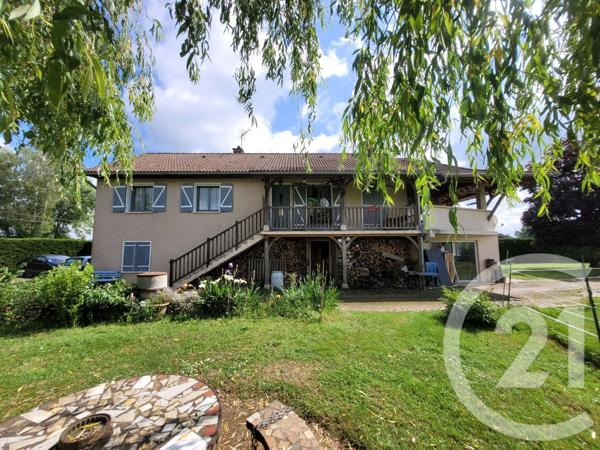 Maison à vendre  6 pièces - 135,60 m 2   LOUHANS CHATEAURENAUD  - 71