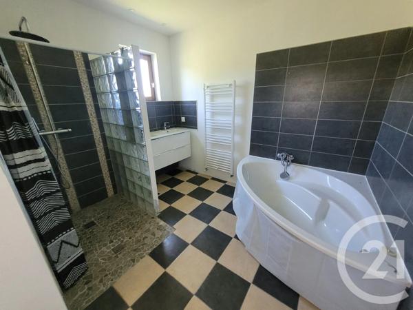 Maison à vendre  6 pièces - 135,60 m 2   LOUHANS CHATEAURENAUD  - 71