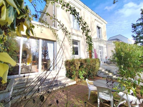 La Fayette - Hôtel particulier - 12 pièces - Garage - Jardin