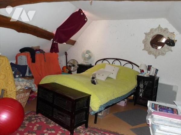 A BEDDES (18) CHER, PRIX NEGOCIABLE - A SAISIR ! Charmante maisonnette de pays en pierres de 42...