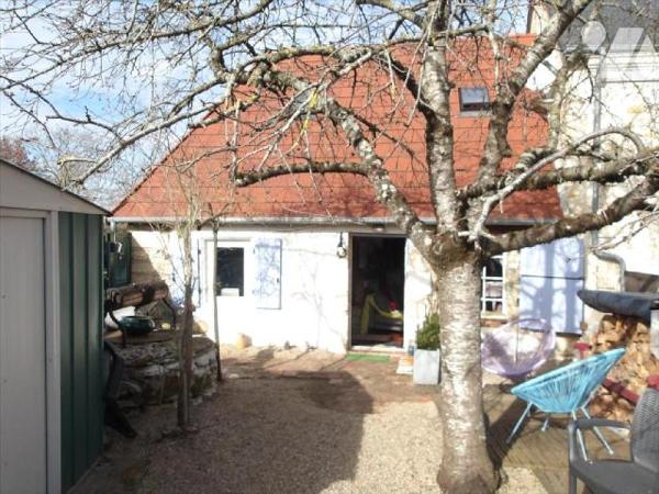 A BEDDES (18) CHER, PRIX NEGOCIABLE - A SAISIR ! Charmante maisonnette de pays en pierres de 42...
