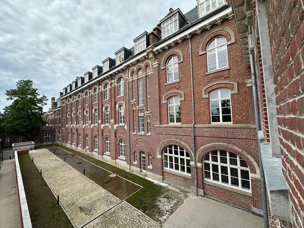 ROUBAIX - Roubaix BARBIEUX appartement récent dans environnement d'exception - proximité TRAM