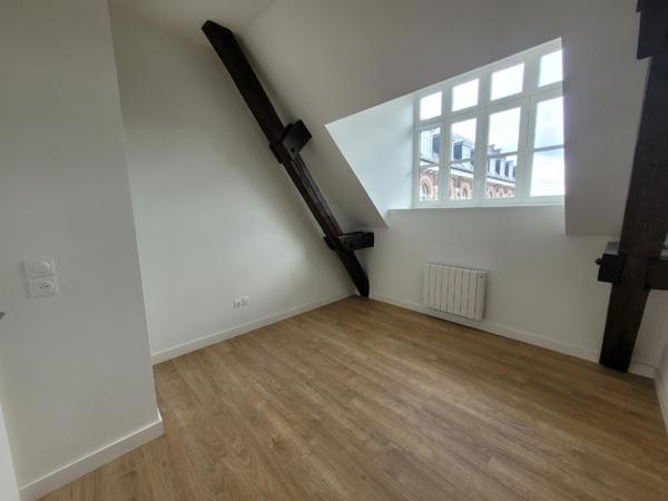 ROUBAIX - Roubaix BARBIEUX appartement récent dans environnement d'exception - proximité TRAM