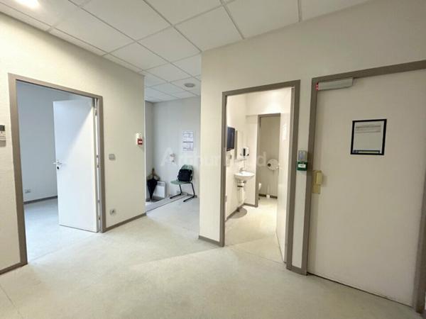 BUREAUX à VENDRE de 231 m²