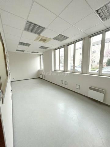 BUREAUX à VENDRE de 231 m²
