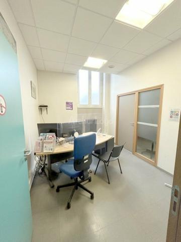 BUREAUX à VENDRE de 231 m²