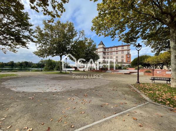 Maison de ville à rénover avec garage et terrasse