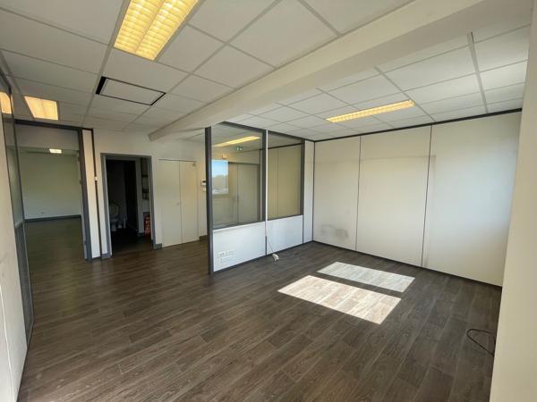 A LOUER BUREAUX DE 63 M2 À 335 M2 - COMPIEGNE ZAC DE MERCIERES
