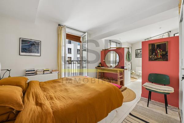Paris 2ème - Sentier / Montorgueil - Sublime duplex au pied du mur végétal