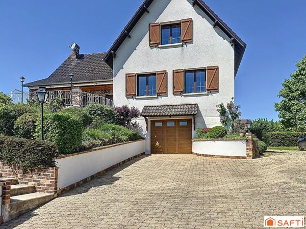 Idéalement située à qq minutes de Sens et sa gare