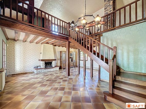 Idéalement située à qq minutes de Sens et sa gare