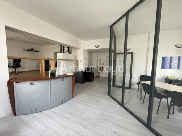 Bureaux à vendre ou à louer à Villeneuve d'Ascq visibilité exceptionnelle