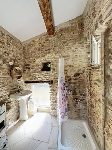 EXCLUSIVITE / Sud Ardèche  - Les Vans : Maison en pierres avec dépendance et Vue