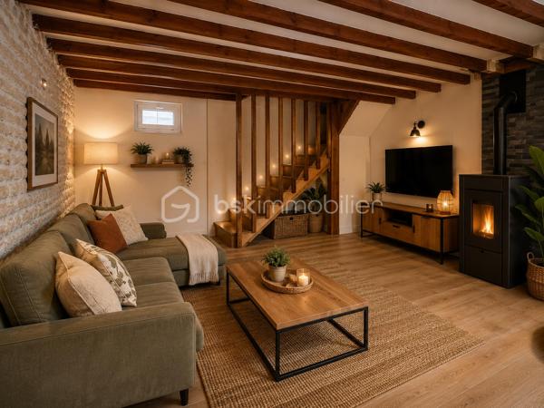 BSK CAEN Immobilier – David TALVAST vous propose cette charmante maison ancienne en pierre située en plein cœur de Courseulles-sur-Mer, à seulement 150 mètres de la plage et à quelques minutes à pied des commerces et du centre-ville.

Construite vers 1880, cette maison de caractère développe 64 m² habitables (72 m² utiles) répartis sur trois niveaux. Elle séduira les amateurs d'authenticité grâce à ses murs en pierre, ses volumes atypiques et son potentiel de rénovation. Cette maison saine offre un fort potentiel de valorisation après travaux de rafraîchissement et d'amélioration. Son emplacement exceptionnel à quelques pas de la plage, des commerces, en fait une opportunité rare sur le marché de Courseulles-sur-Mer.

Idéal pour une résidence secondaire en bord de mer, un premier achat ou un investissement locatif saisonnier dans l'une des stations balnéaires les plus recherchées de la Côte de Nacre.

À l'extérieur, vous profiterez d'un patio privatif, un véritable espace de détente en centre-ville. 
Le rez-de-chaussée accueille un séjour bénéficiant d'un poêle à granulés récent installé en 2020, créant une atmosphère chaleureuse et conviviale. Chaque étage possède sa salle d'eau avec ses toilettes. Les trois chambres sont répartis sur les deux étages.

Caractéristiques :

RDC
•	Séjour de 29 m² avec murs en pierre apparente et cuisine ouverte

Étage 1
•	2 Chambres.
•	Une salle d'eau avec douche et WC.

Étage 2
•	1 Chambre.
•	Une salle d'eau avec WC.

Les prestations :
•	Huisseries PVC double vitrage
•	Poêle à granulés et chauffage électrique complémentaire
•	Tableau électrique conforme
•	Tout-à-l'égout

Terrain : 25 m² de patio privatif.

Une visite permettra d'apprécier pleinement le charme authentique de cette maison et les possibilités qu'elle offre.
Vous êtes intéressé ? Contactez-moi directement pour ce bien coup de cœur : 07 81 76 32 28 ou dtalvast@bskimmobilier.com