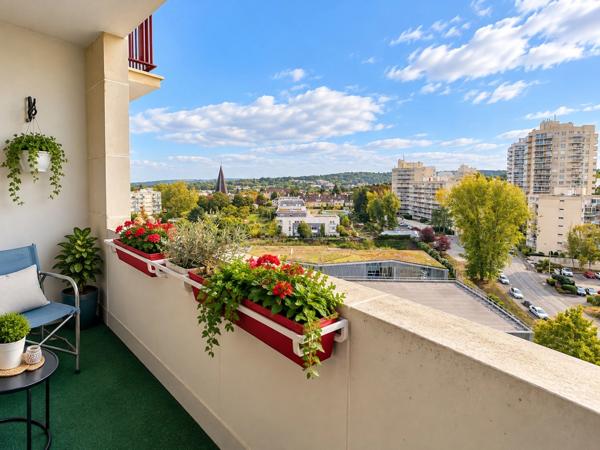 APPARTEMENT T3 - LE PECQ (78230) - BALCON - PARKING - CAVE - PROCHE COMMERCES ET ECOLES - VUE DÉGAGÉE