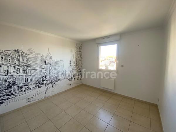EN EXCLUSIVITE APPARTEMENT T4 TRES BON QUARTIER