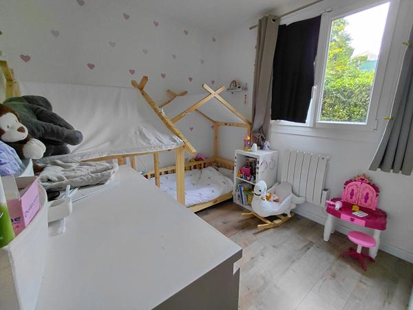 Appartement 76 m² en rez-de-jardin (3 chambres) 299 000 € **  - Référence  876