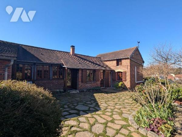 Maison à Vendre à Rainvillers (60155) en Oise (60)

Cette propriété comprenant deux maisons d...