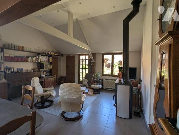 Maison à Vendre à Rainvillers (60155) en Oise (60)

Cette propriété comprenant deux maisons d...