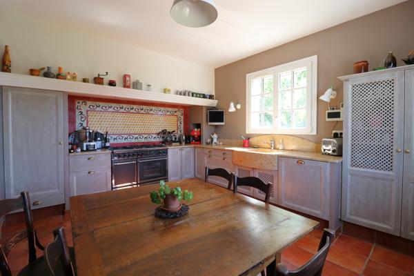 Aix-en-Provence (13100) A VENDRE – Superbe villa de 241 m² sur les hauteurs d’Aix-en-Provence