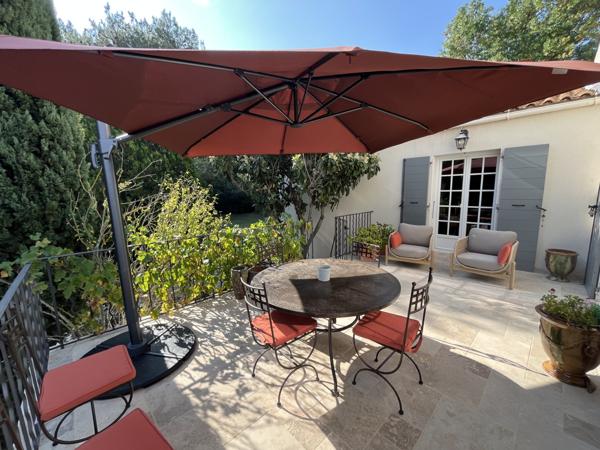 Aix-en-Provence (13100) A VENDRE – Superbe villa de 241 m² sur les hauteurs d’Aix-en-Provence