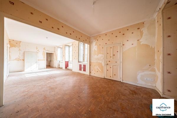 Appartement à vendre 5 pièces ARNAY LE DUC (21) de 94 m² avec garage, place de parking et grand grenier