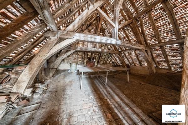 Appartement à vendre 5 pièces ARNAY LE DUC (21) de 94 m² avec garage, place de parking et grand grenier