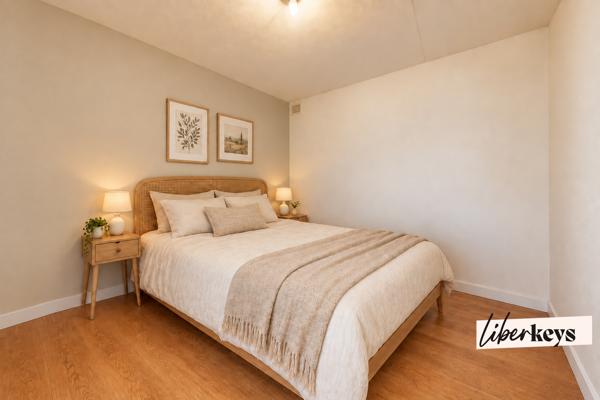 Plaisir – Maison familiale de plain-pied - 5 pièces - 120 m² au sol avec jardin et garage, proche gare
