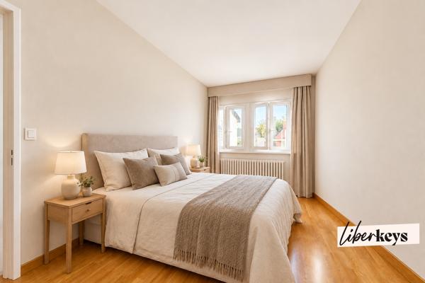 Plaisir – Maison familiale de plain-pied - 5 pièces - 120 m² au sol avec jardin et garage, proche gare
