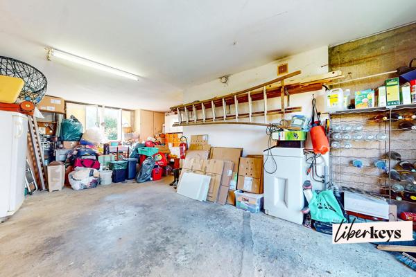 Plaisir – Maison familiale de plain-pied - 5 pièces - 120 m² au sol avec jardin et garage, proche gare