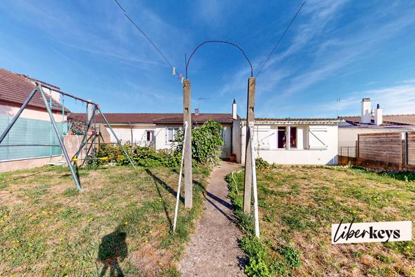 Plaisir – Maison familiale de plain-pied - 5 pièces - 120 m² au sol avec jardin et garage, proche gare