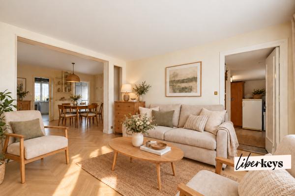 Plaisir – Maison familiale de plain-pied - 5 pièces - 120 m² au sol avec jardin et garage, proche gare
