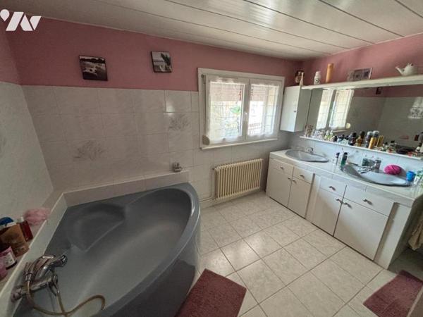 EXINCOURT - Maison 6 pièces (environ 125 m² habitables) idéalement située (belle vue dégagée)