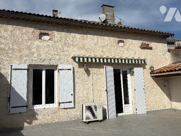 Maison de village de 140 m² , avec grande terrasse à l'abri des regards, garage, quatre chambres ...