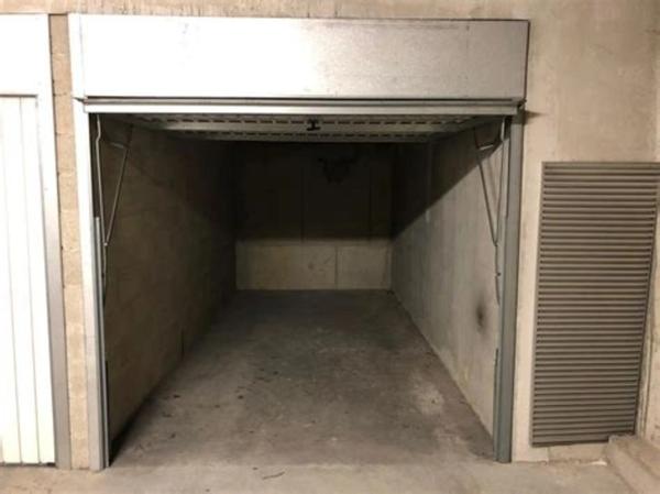 À VENDRE – BOX DE STOCKAGE INDIVIDUEL SÉCURISÉ DE 11 M²