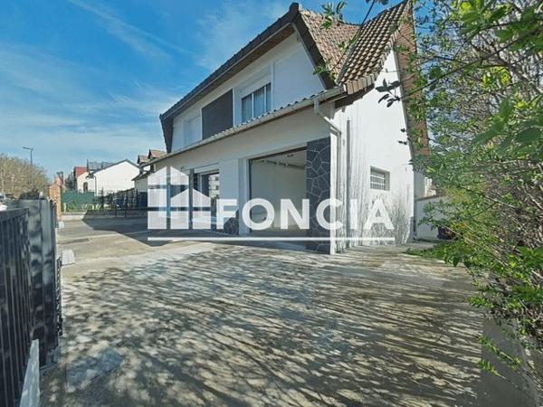 Location Local commercial 2 pièces 40.58 m² - Aulnay-sous-bois 93600