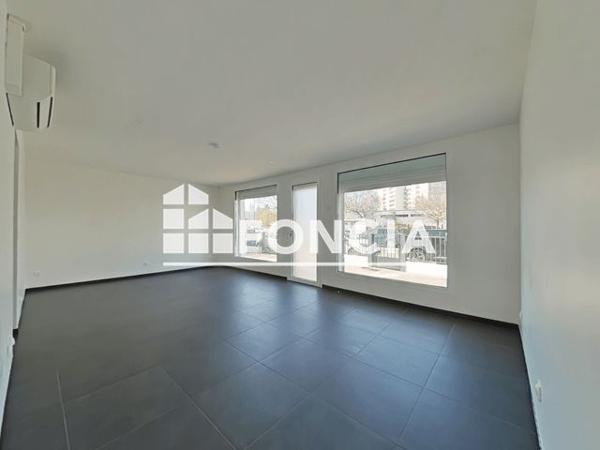 Location Local commercial 2 pièces 40.58 m² - Aulnay-sous-bois 93600