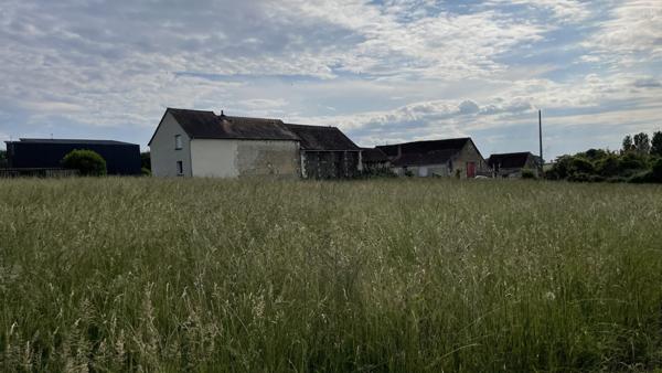 TERRAIN CONCTRUCTIBLE NON VIABILISE COUSSAY LES BOIS