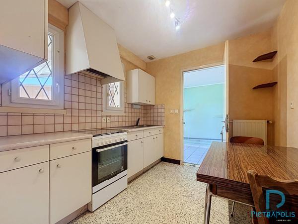 Maison de plain-pied 99 m² sur terrain de 621 m²