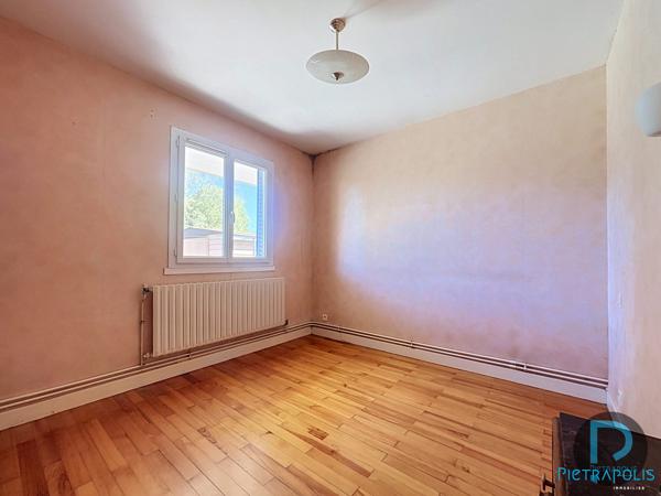 Maison de plain-pied 99 m² sur terrain de 621 m²