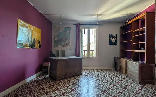 Maison à vendre    8 pièces •  Avignon